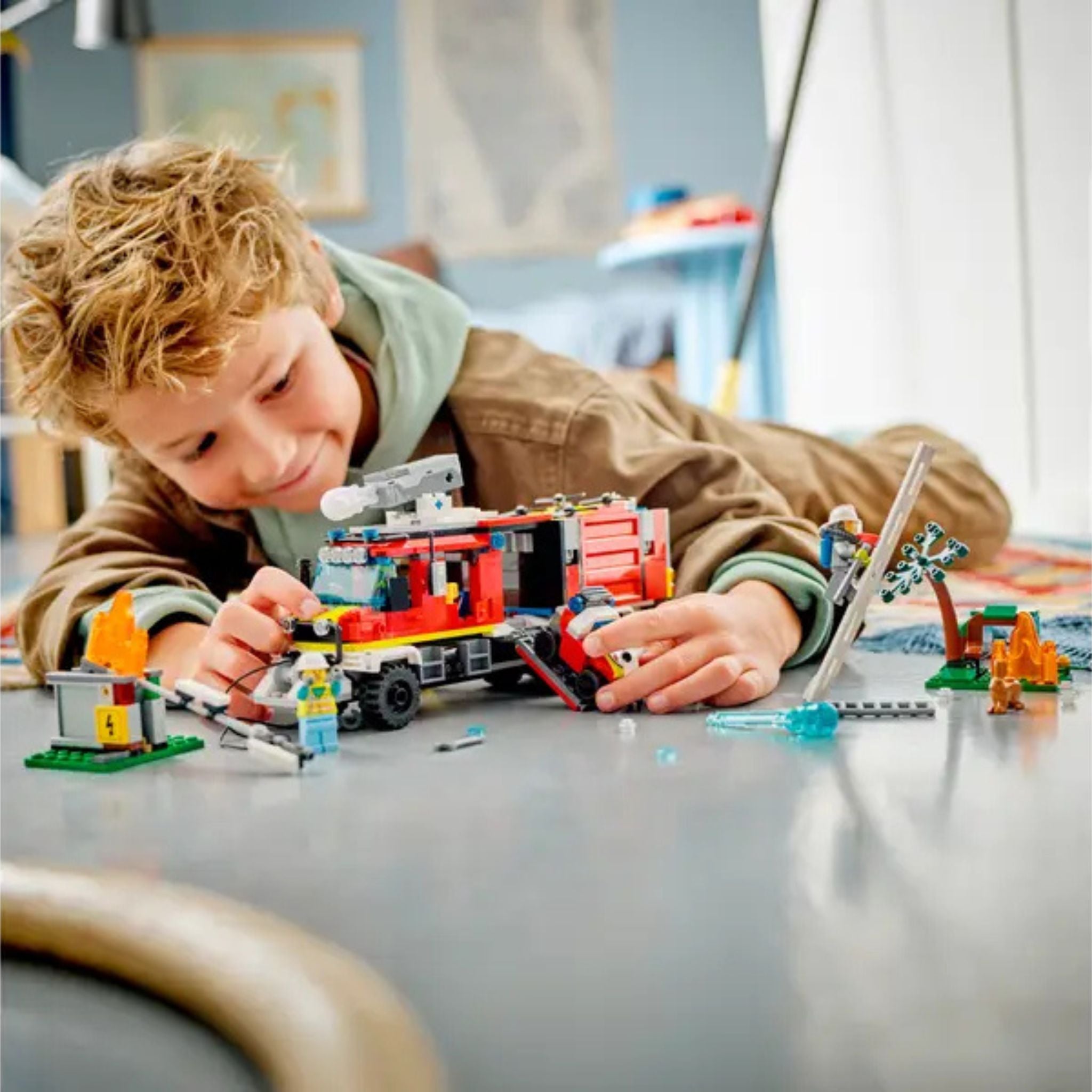 Lego City İtfaiye Komuta Kamyonu 60374