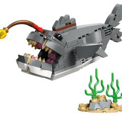 Lego Creator Acımasız Köpek Balığı ile Hazine Sandığı 31381