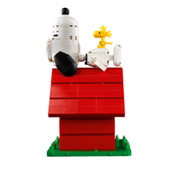 Lego Ideas Peanuts Snoopy nin Köpek Kulübesi 21368