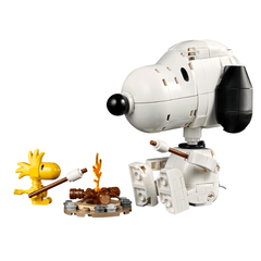 Lego Ideas Peanuts Snoopy nin Köpek Kulübesi 21368