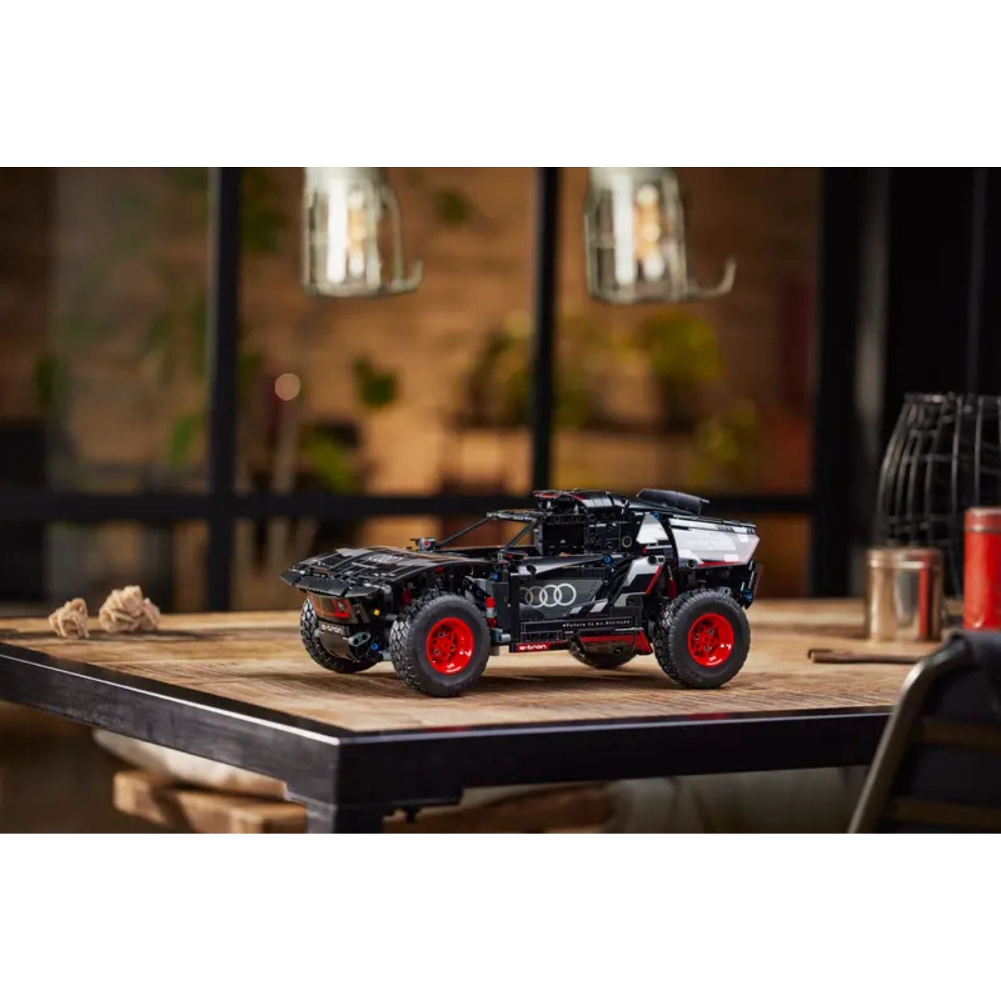 Lego Technic Audi Rs Q E-Tron 42160 Yapım Seti (914 Parça)