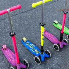 Micro Maxi Deluxe Foldable Neon LED Parrot Green