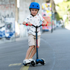 Micro Maxi Deluxe Pro LED 3 Tekerli Işıklı Çocuk Scooter Vibrant Blue 3