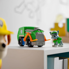 Paw Patrol Rocky Figürü ve Geri Dönüşüm Kamyonu