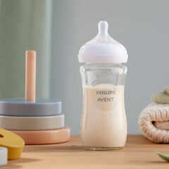 Philips Avent Doğal Tepkili Cam Biberon 240ml 1+ Ay