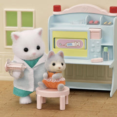 Sylvanian Families Köy Doktoru Başlangıç Seti 5705