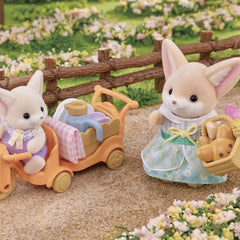 Sylvanian Families Piknik Seti Çöl Tilkisi Kız ve Bebek 5698