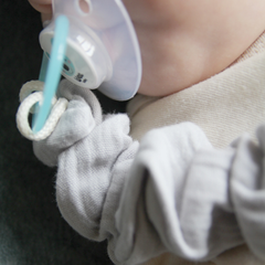 Babyjem Bürümcüklü Emzik Askısı Gri