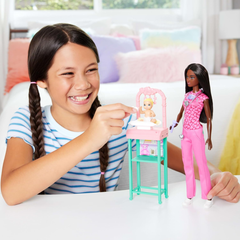 Barbie Bakım Temalı Kariyer Oyun Setleri Doktor Barbie JCR73