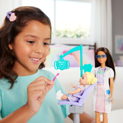 Barbie Bakım Temalı Kariyer Oyun Setleri Dişçi Bebek JCR75