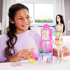 Barbie Bakım Temalı Kariyer Oyun Setleri Öğretmen Bebek JCR77