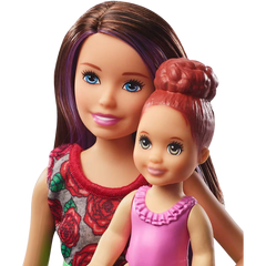 Barbie Bebek Bakıcısı Bebeği ve Aksesuarları Oyun Setleri FXH05