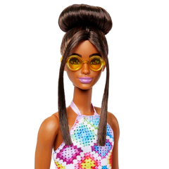 Barbie Fashionistas Bebeği Topuz Saçlı ve Örgü Elbiseli HJT07