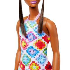 Barbie Fashionistas Bebeği Topuz Saçlı ve Örgü Elbiseli HJT07