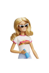 Barbie Seyahatte Bebeği ve Aksesuarları HYJ18