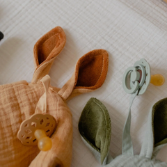 Bibs Cuddle Cloth Kangaroo Desert Sand