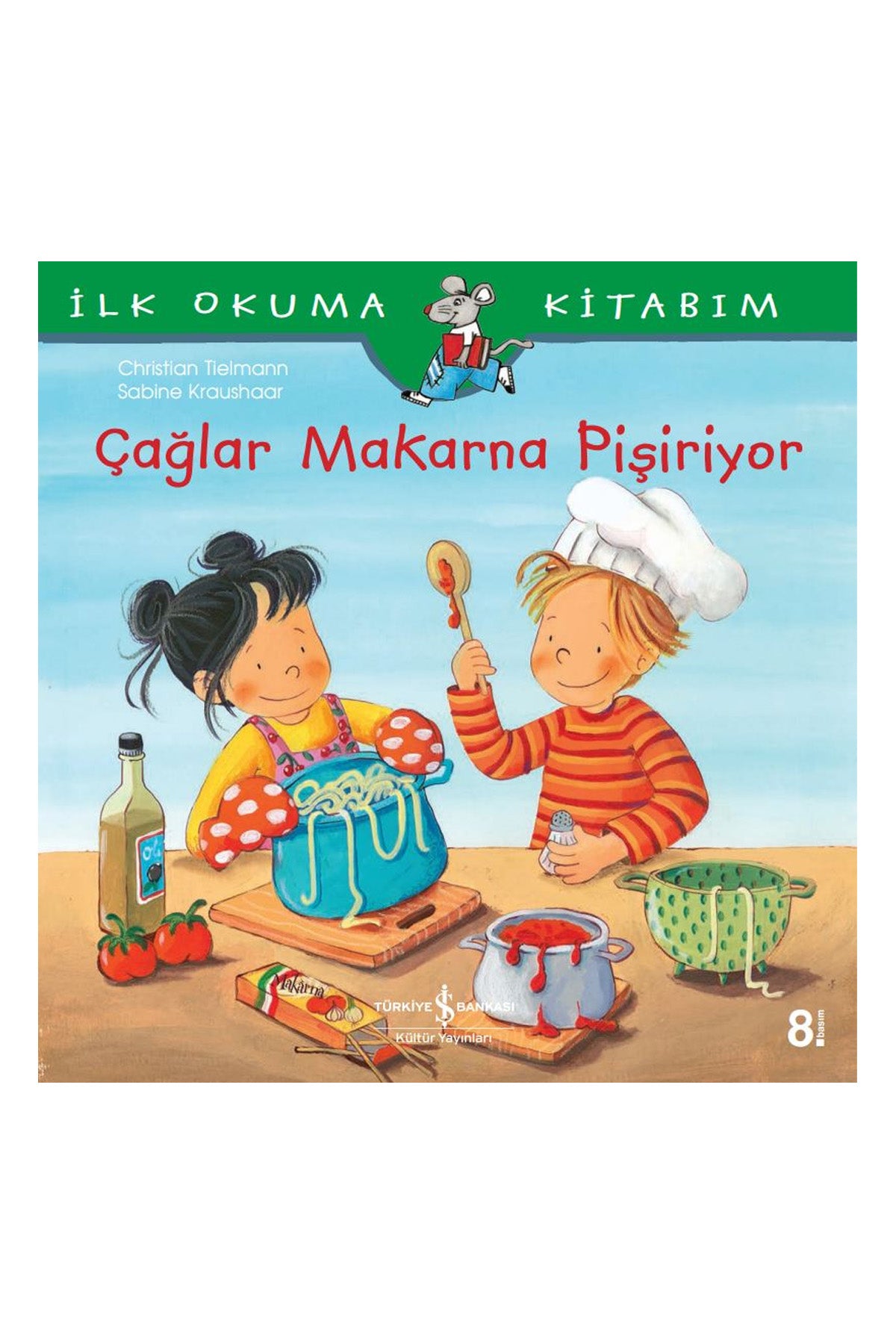 Çağlar Makarna Pişiriyor