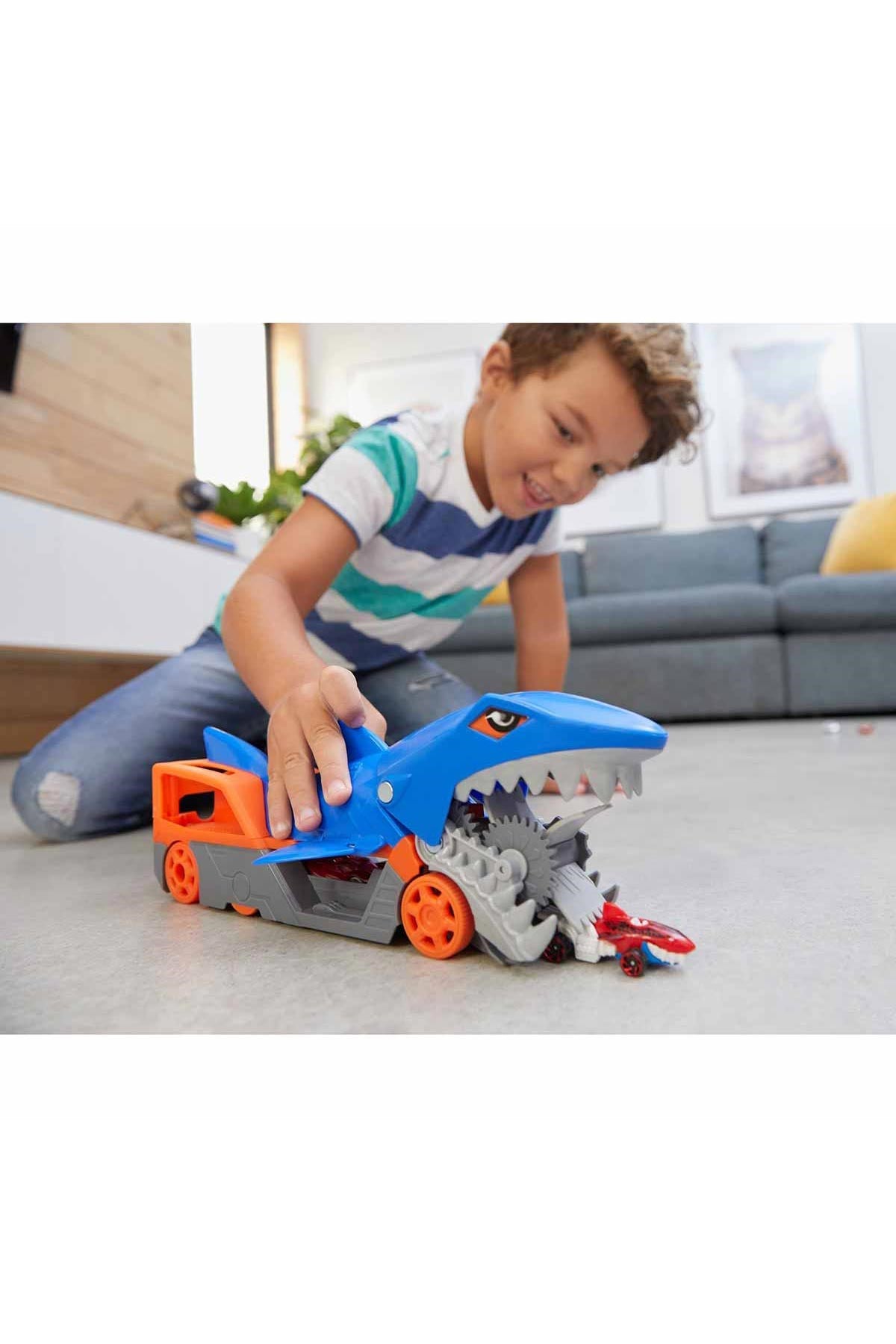 Hot Wheels Köpek Balığı Taşıyıcı GVG36