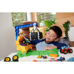 Hot Wheels Monster Trucks Arenada Rhinomite Mücadelesi HTP18