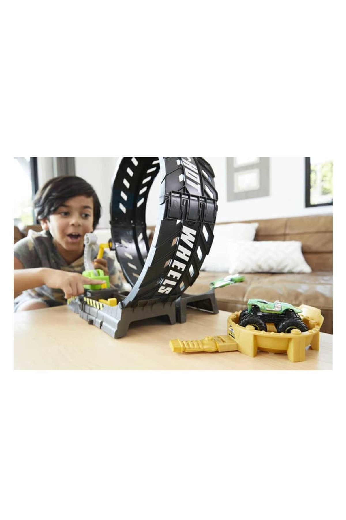 Hot Wheels Monster Trucks Çemberde Yarış Seti