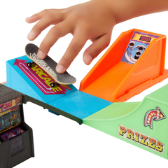 Hot Wheels Skate Parmak Kaykay Macerasına Başlangıç Setleri HMJ98