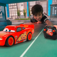 Jada Cars Lightning McQueen 1:24 Turbo Racer Uzaktan Kumandalı Araba