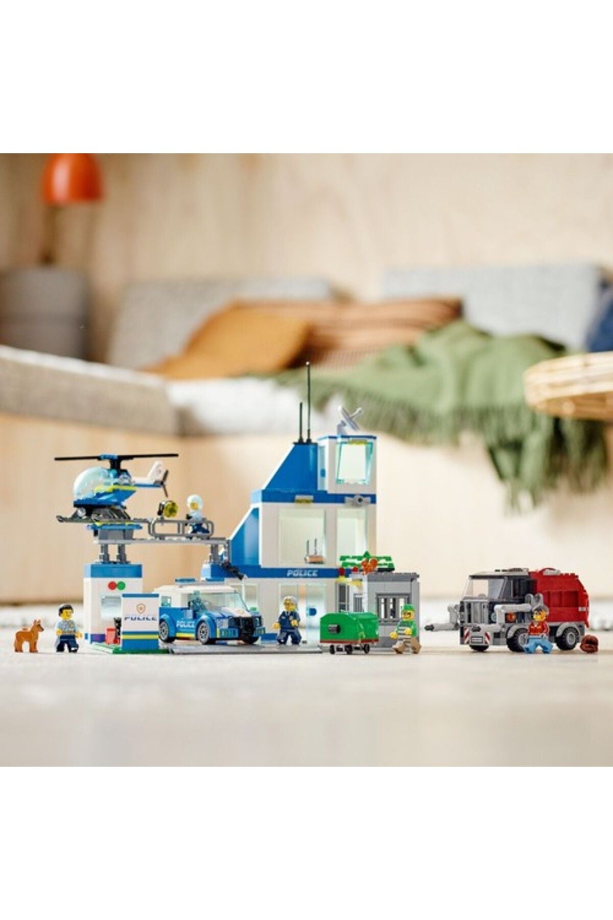 LEGO ® City Polis Merkezi 60316 Yapım Seti (668 Parça)