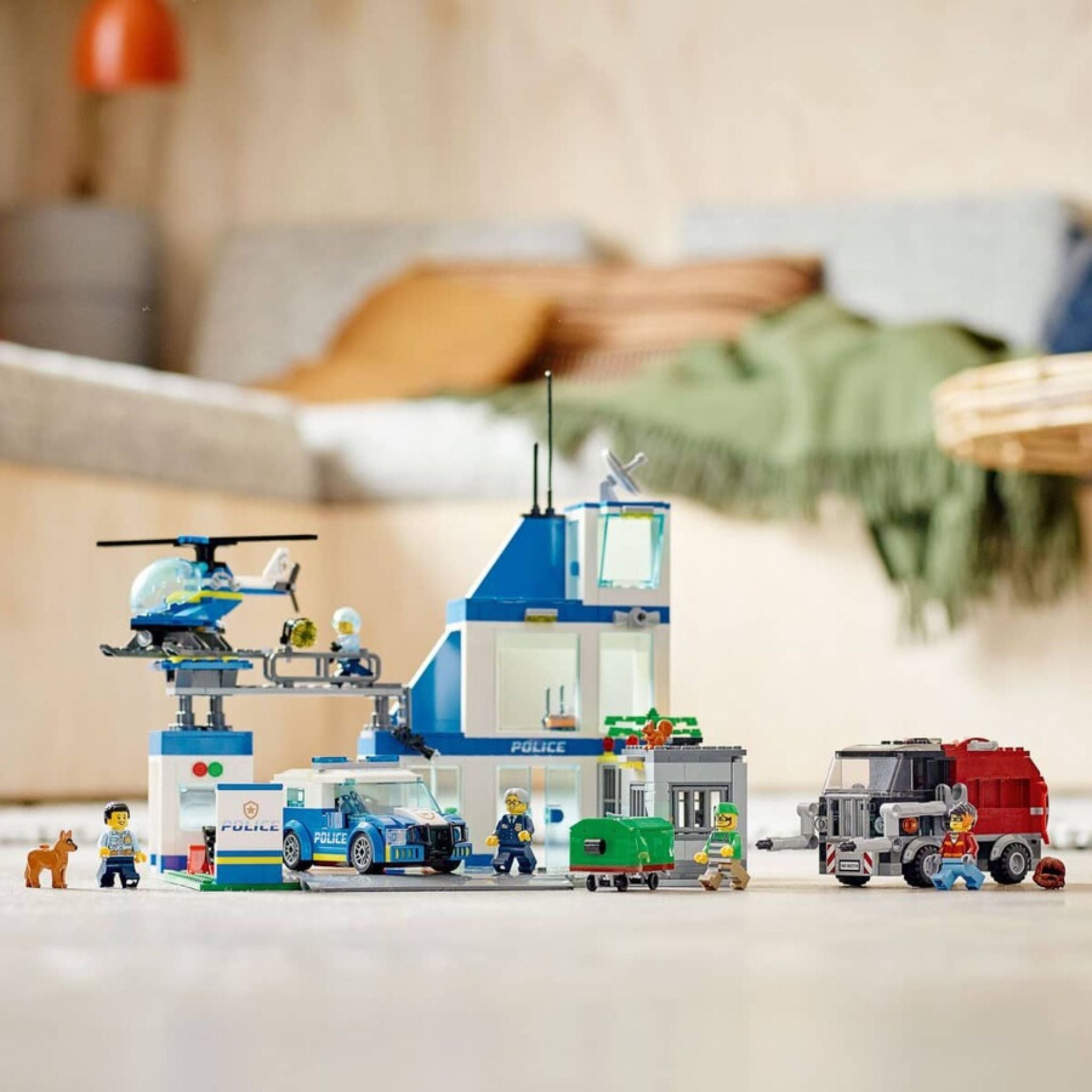 Lego City Polis Merkezi 60316 Yapım Seti (668 Parça)