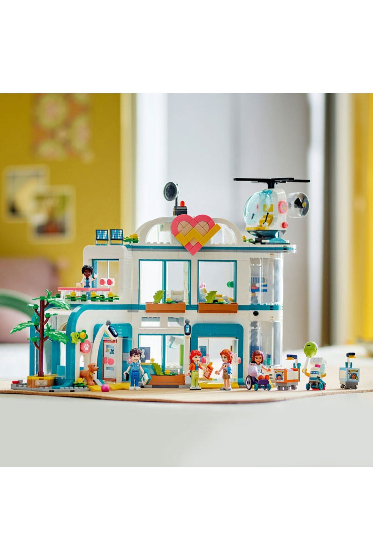 Lego Friends Heartlake City Hastanesi 42621