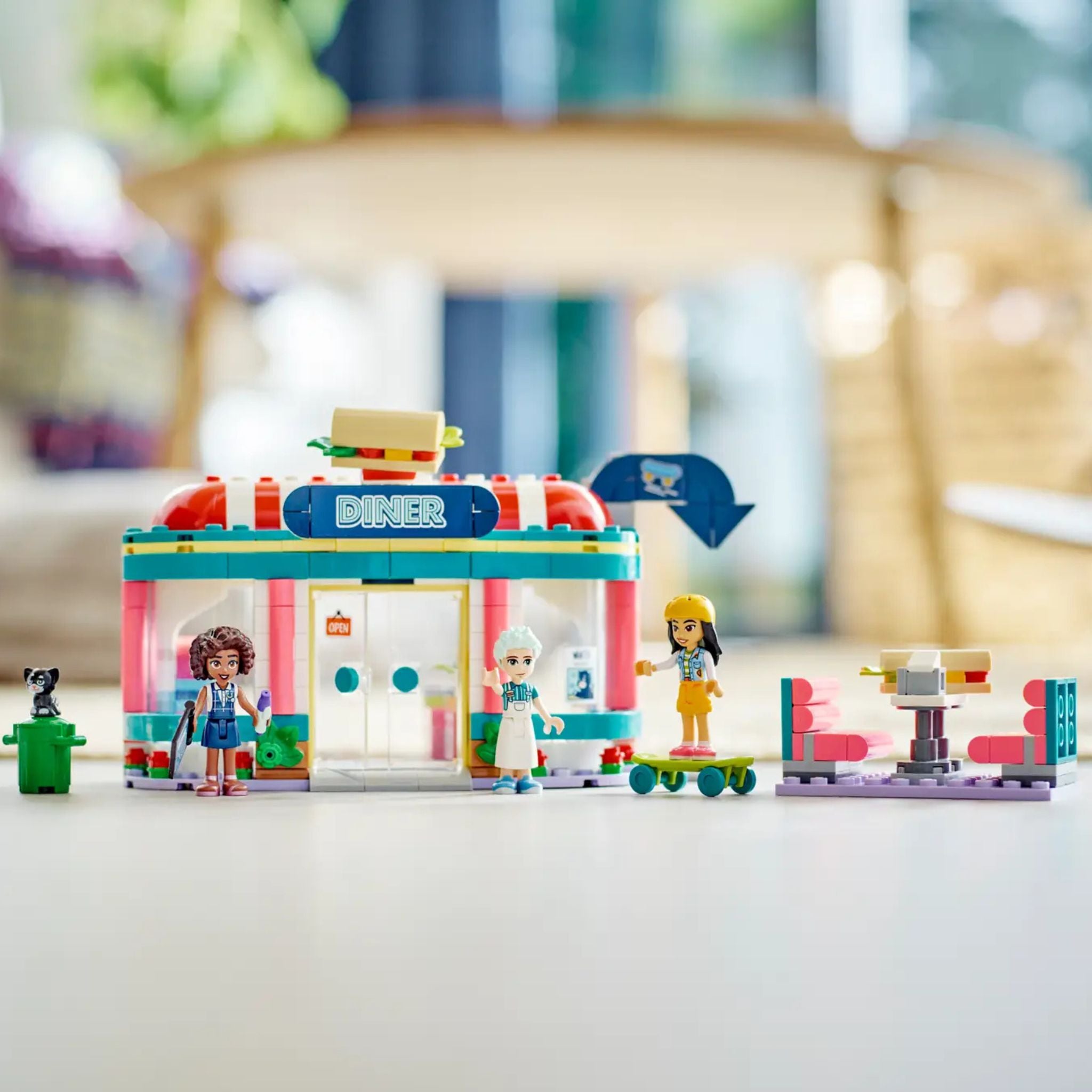 Lego Friends Heartlake Şehir Merkezi Restoranı 41728