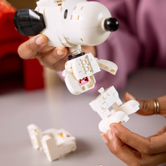 Lego Ideas Peanuts Snoopy nin Köpek Kulübesi 21368