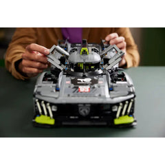 Lego Technic Peugeot 9x8 24h Le Mans Hybrid Hypercar 42156 Yapım Seti (1775 Parça)