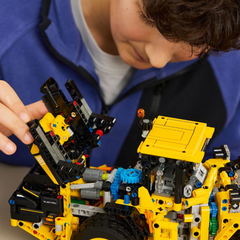 Lego Technic Volvo L120 Electric Tekerlekli Yükleyici Yapım Oyuncağı 42209