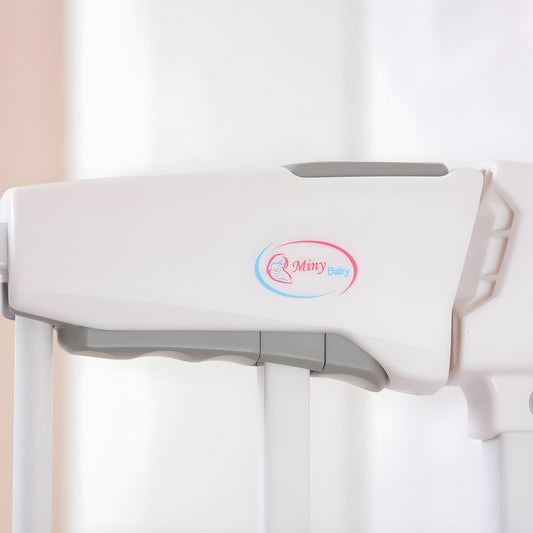 Miny Baby Oto Kapanır Güvenlik Kapısı Beyaz