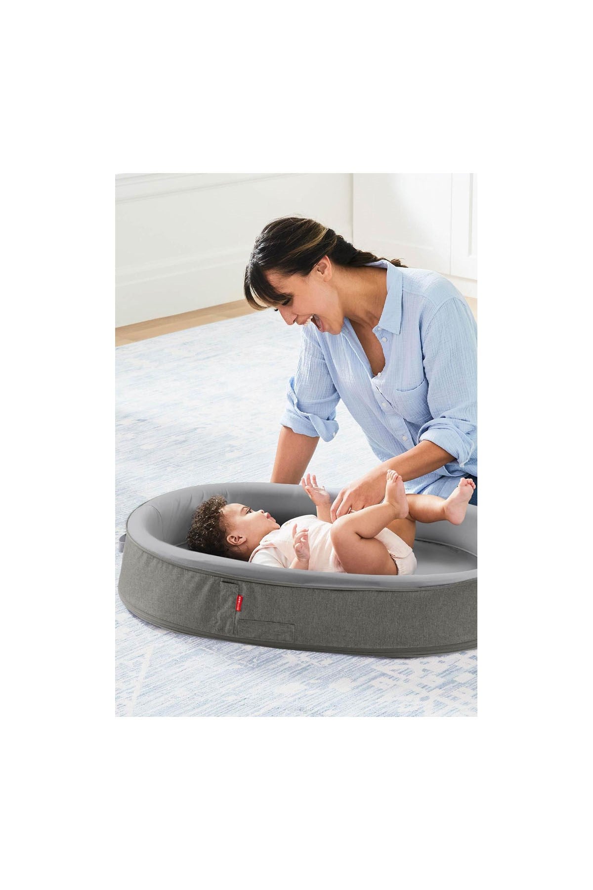 Skip Hop 2 Aşamalı Oyuncaklı Ev Tipi Ana Kucağı - Welcome Baby