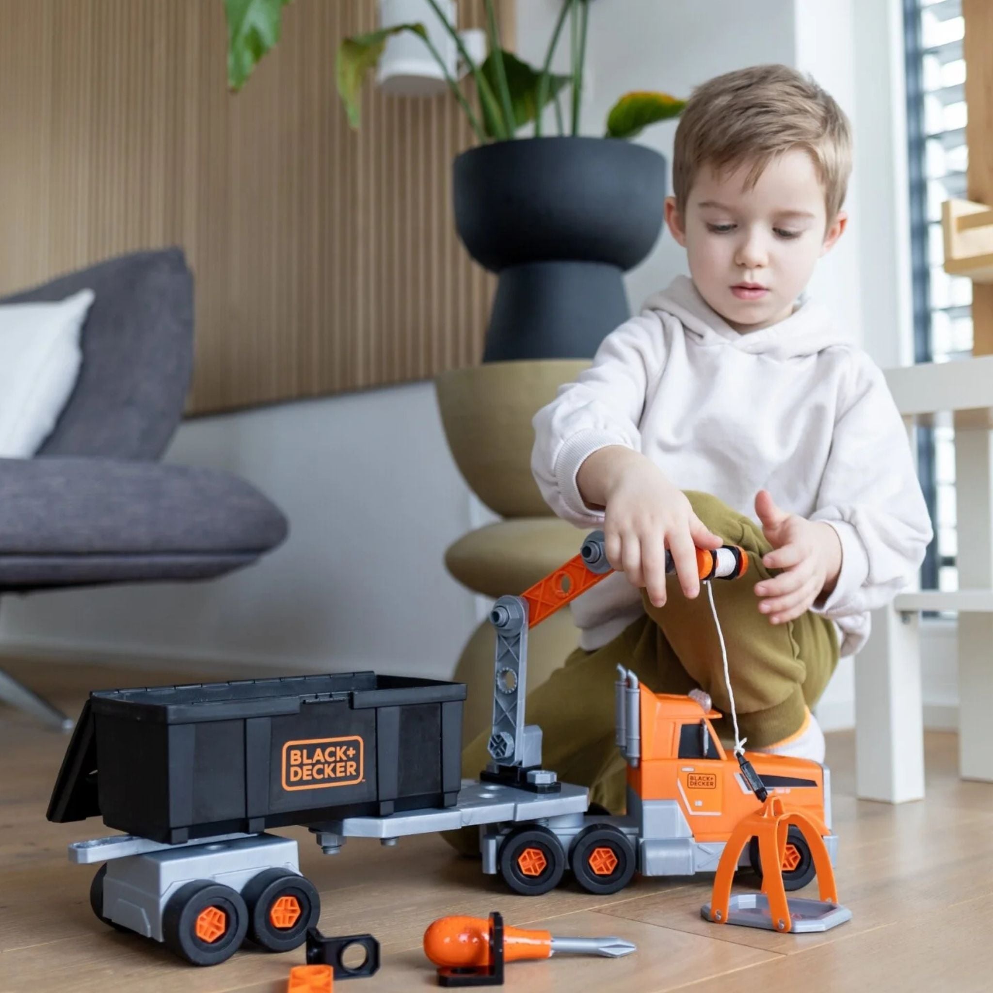 Smoby Black And Decker Alet Çantalı Vinç Kamyon