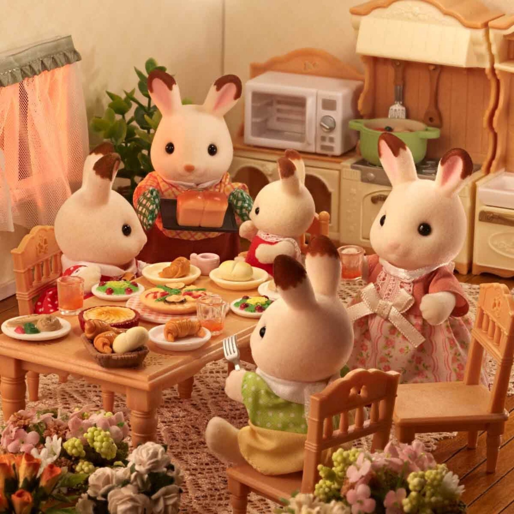 Sylvanian Families Çikolata Kulaklı Tavşan Ailesi