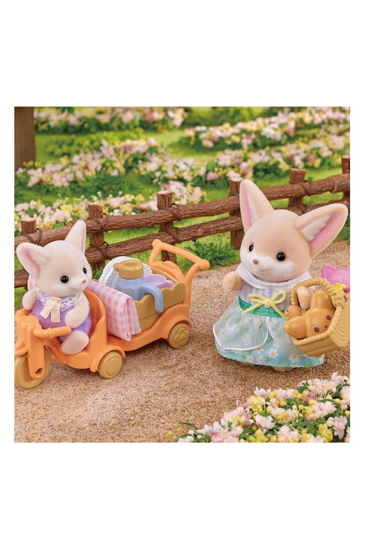 Sylvanian Families Piknik Seti - Çöl Tilkisi Kız ve Bebek